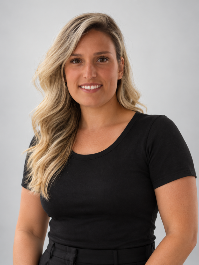 Maggie hair stylist at Fortelli oakville hair salon