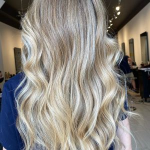 blonde-hair-foil-highlights-fortelli-hair-salon-oakville