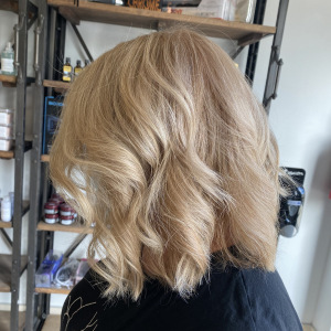 all-over-blonde-hair-color-fortelli-hair-salon-oakville