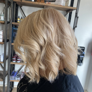 all-over-blonde-hair-color-fortelli-hair-salon-oakville